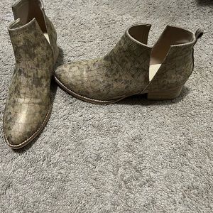 ARIDER GIRL booties. Worn once.